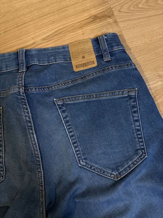 Spodnie dżinsowe męskie w dobrym stanie