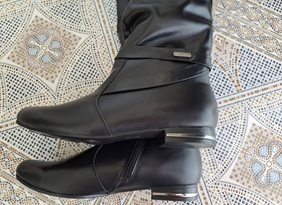 Новые женские зимние кожаные сапоги на цигейке, размер 40 (26 см)