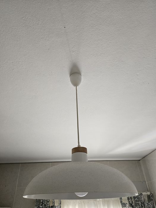 Candeeiro branco metal e madeira