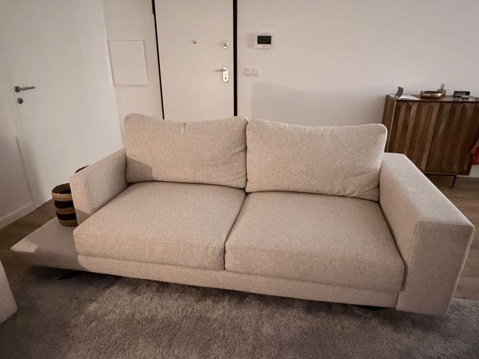 Sofá  3 lugares, bege, tecido, como novo