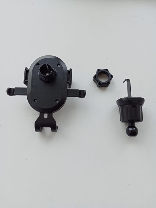 Тримач для телефону в машину