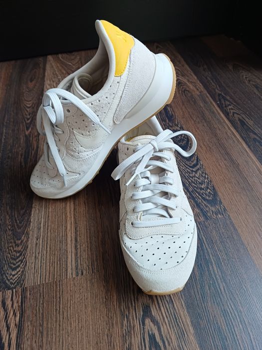 Nike жіночі кросівки