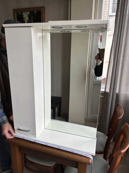 Дзеркальна шафа з пеналом та підсвіткою у ванну 80 (H) х 63(L)