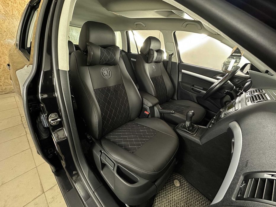 Модельні чохли на сидіння. Авточохли. Чехлы на сиденья