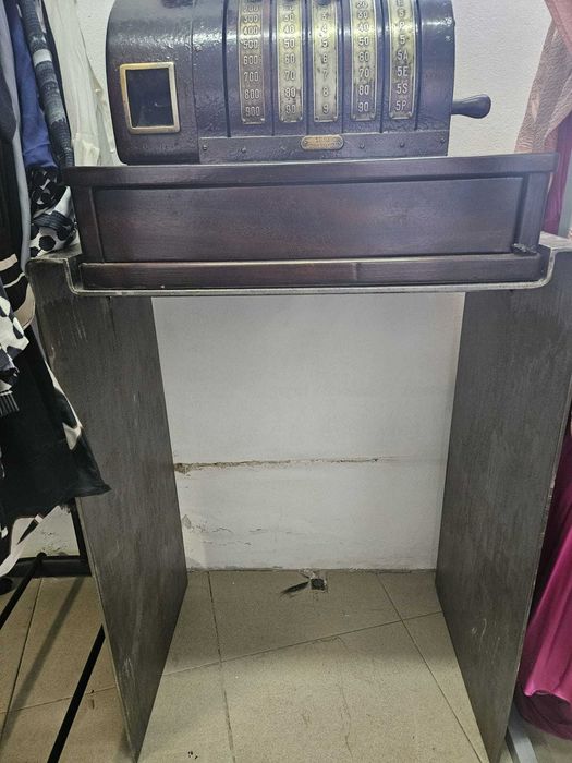 Máquina registadora antiga