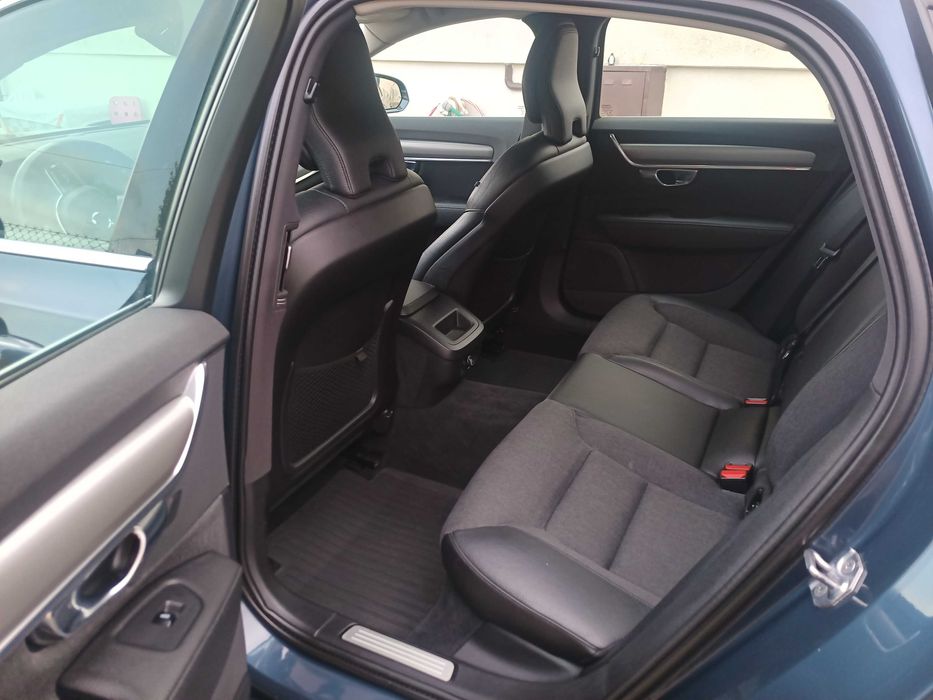 Volvo S90 Momentum D4