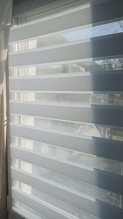 Продам нову ролету день -ніч білого кольору