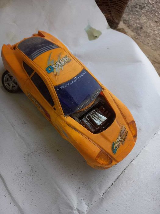 Brinquedo  carro desportivo