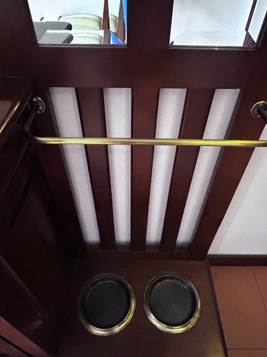 Móvel de entrada bengaleiro