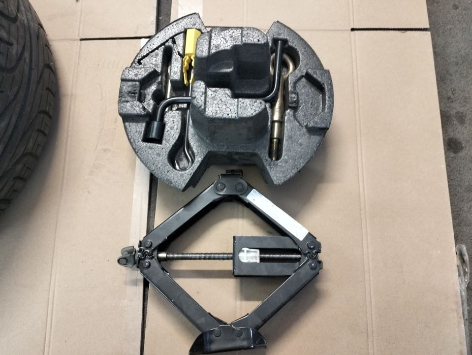 Peugeot 607 koło dojazdowe zapasowe  16 lewarek zestaw