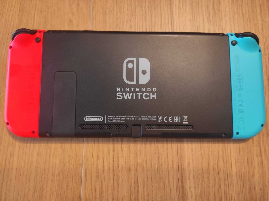 nintendo switch + etui