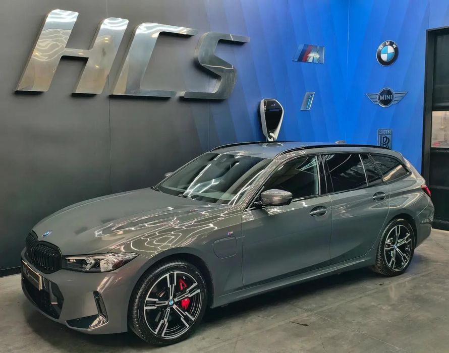 BMW 330 e Pack Desportivo M Pro Auto