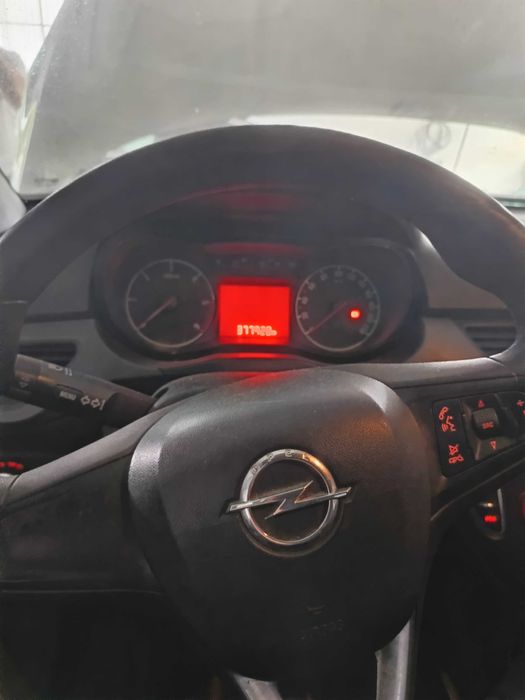 Opel Corsa Van 1.3 CDTI 2015 para pecas ou reparacao