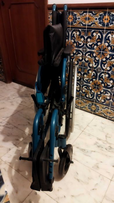 Cadeira de Rodas como NOVA