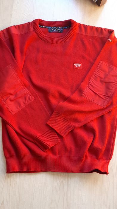 Roupa de homem em bom estado
