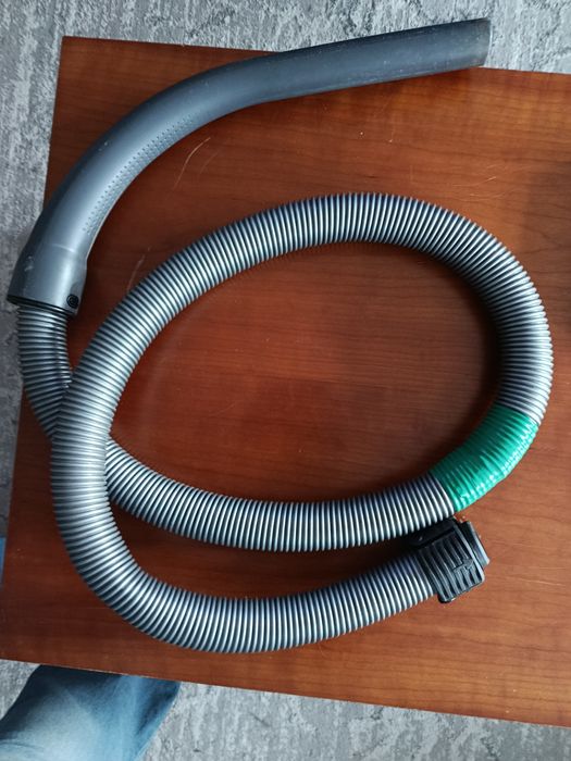 Aspirador Ufesa com fio