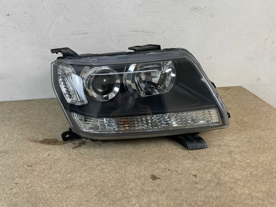 Lampa prawa przód xenon Suzuki Grand Vitara II 05-14r EU