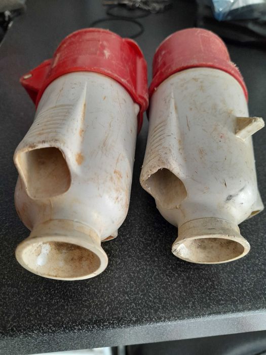 Tomada macho/fêmea trifásica