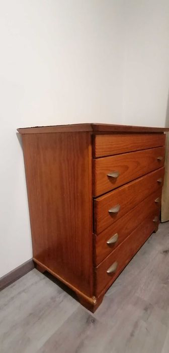 Cómoda de madeira