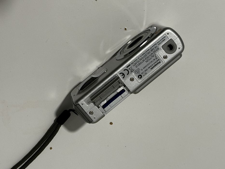 Panasonic Lumix DMC-LS2 - Funcional (Pilhas AA)
