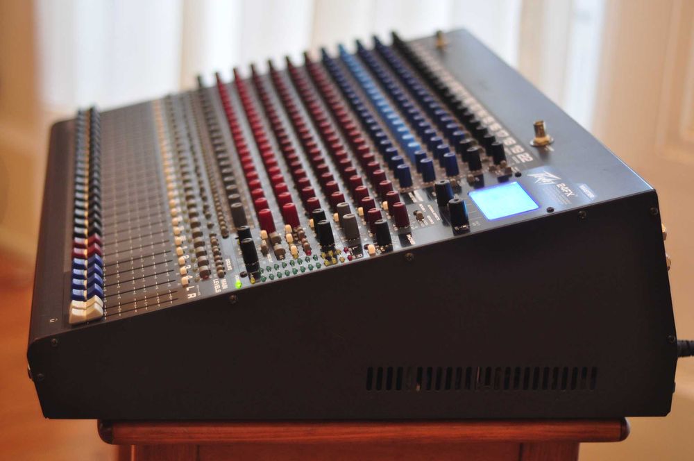 mesa de som Peavey 24 FX em excelente estado, como nova