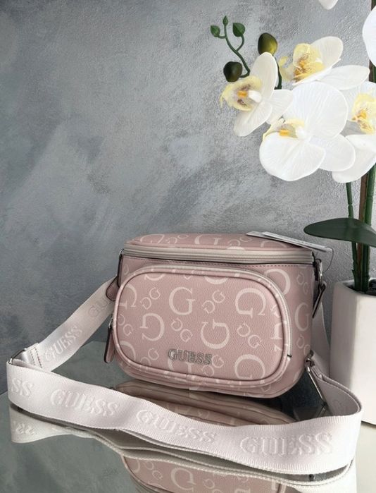 Nowa nerka crossbody Guess