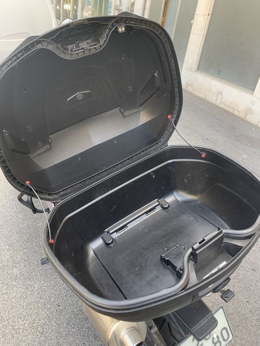 Top Case Givi Blade B47 47L Original + Base Monolock