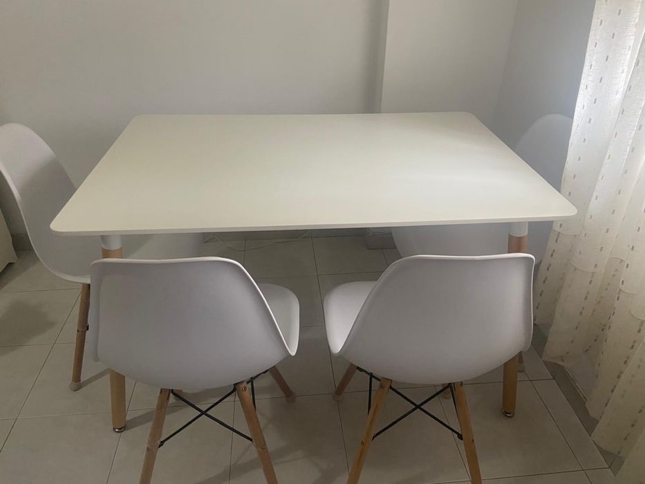 Conjunto Mesa + 4 Cadeiras