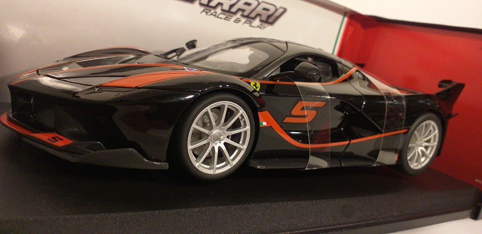 1/18 Ferrari FXX K #5 2018 Black - Bburago