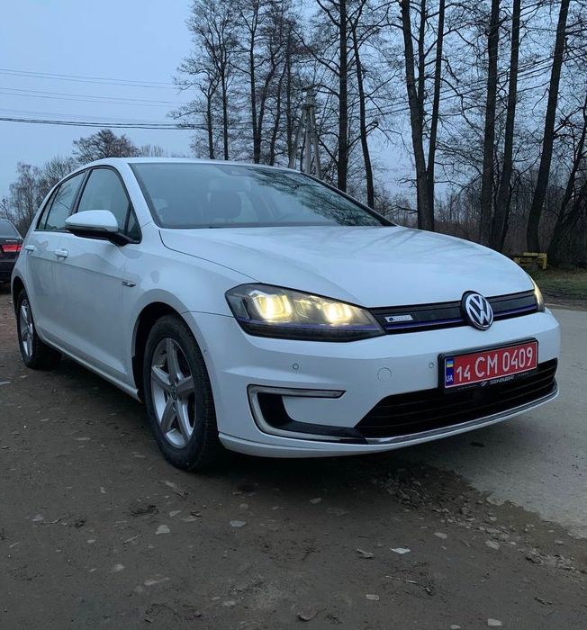 Volkswagen e-Golf 2015 • Електро