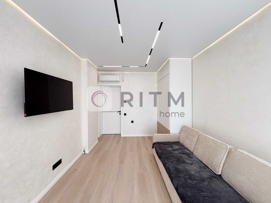 Продаж 2-кімнатної квартири з дизайнерським ремонтом у ЖК Continent Style