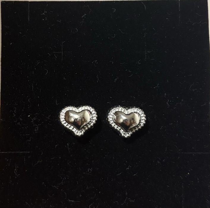 Brincos femininos prateados