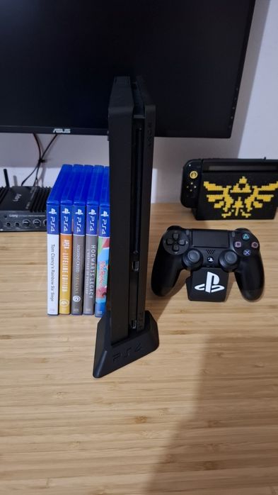 PS4 Slim 1TB + comando original + 5 jogos + suportes 3D64552126368258121