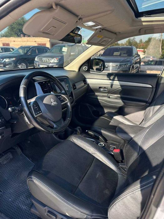 Mitsubishi Outlander 2012 2.4 газ/бензин, обмін [Перший внесок від 20%]