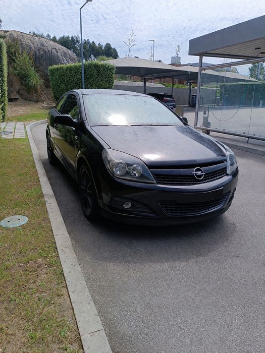 Opel Astra GTC — fotografia 2
