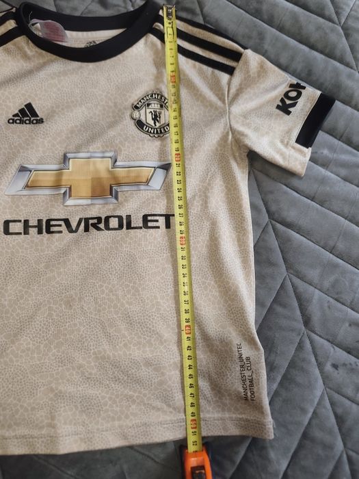Продам футболку Adidas Manchester United оригінал розмір S в ідеальному стані