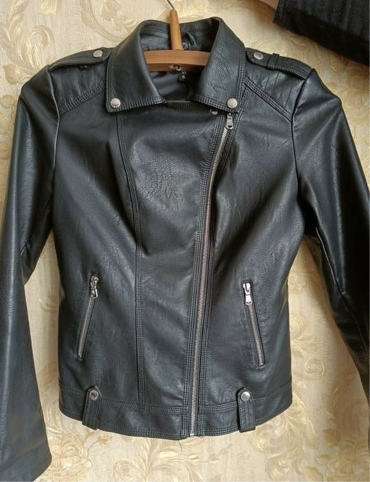 Куртка шкіряна жіноча