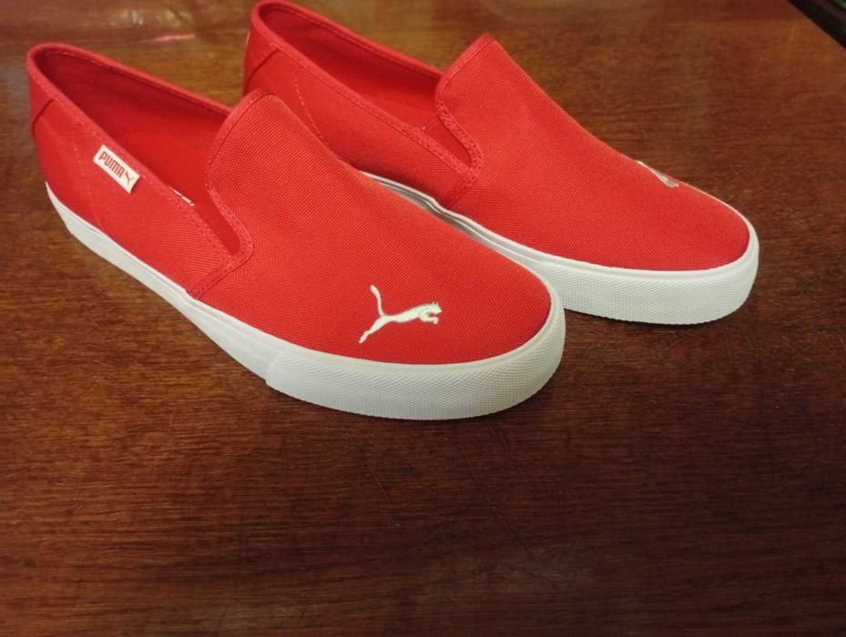 Кроссовки женские