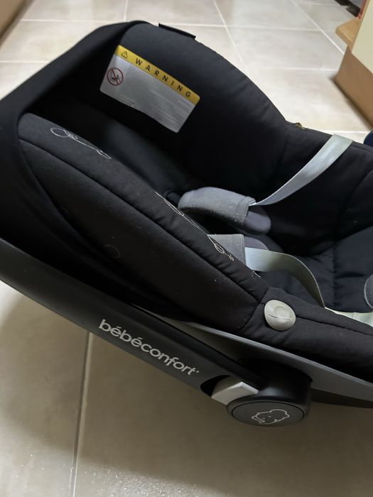 Cadeira auto ovo bebé Confort Pebble + saco cama