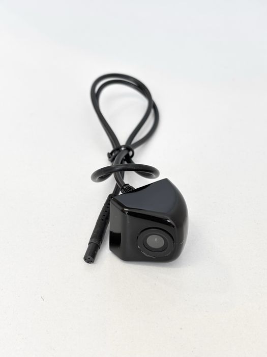 Продам універсальну паркувальну камеру