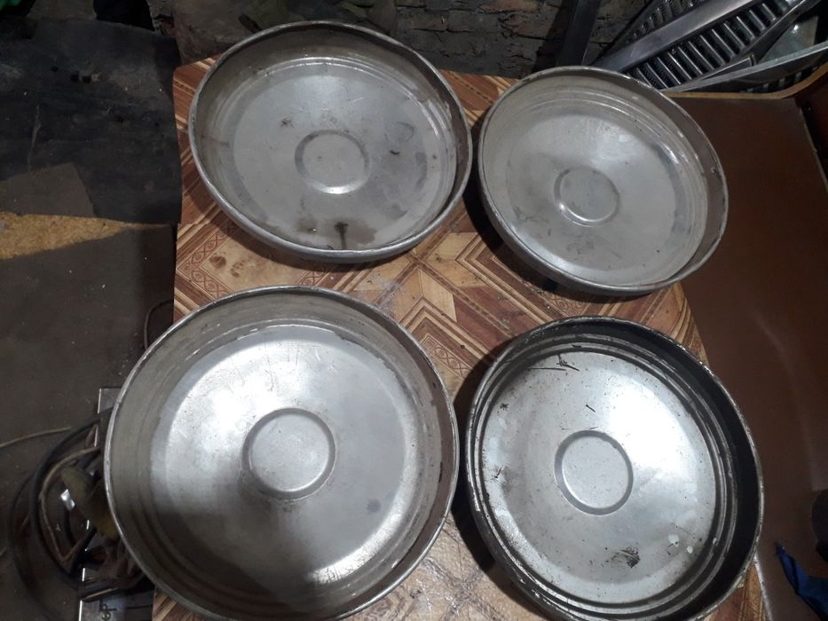 Ковпаки газ волга на 14 .