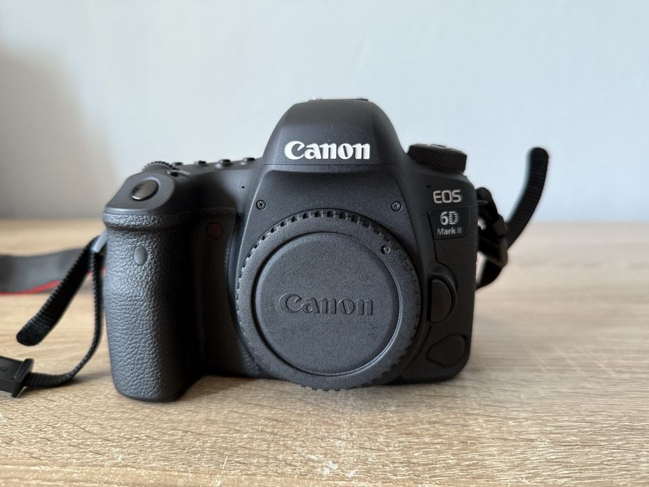 Canon  EOS 6D mark II