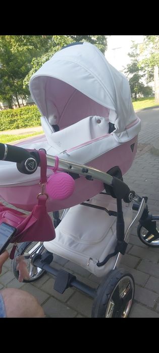 Sprzedam wozek junama diamond pudrowy