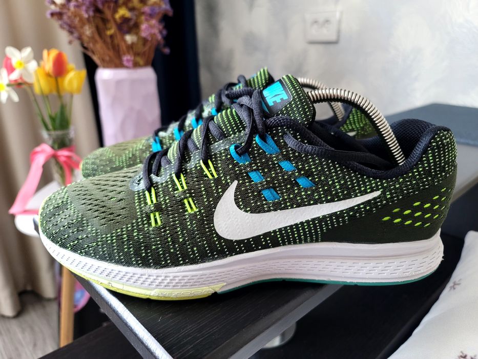 Продам фірмові кросівки Nike Air Zoom  Structure 19