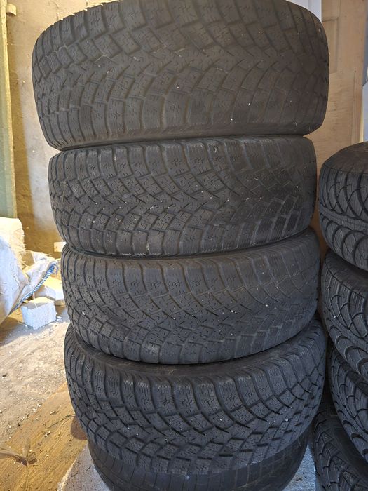 Продам  зимню резину NOKiAN  195/60 r15, протектор 4,5мм,