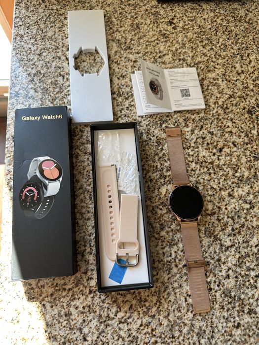 Relogio digital dourado para peças
