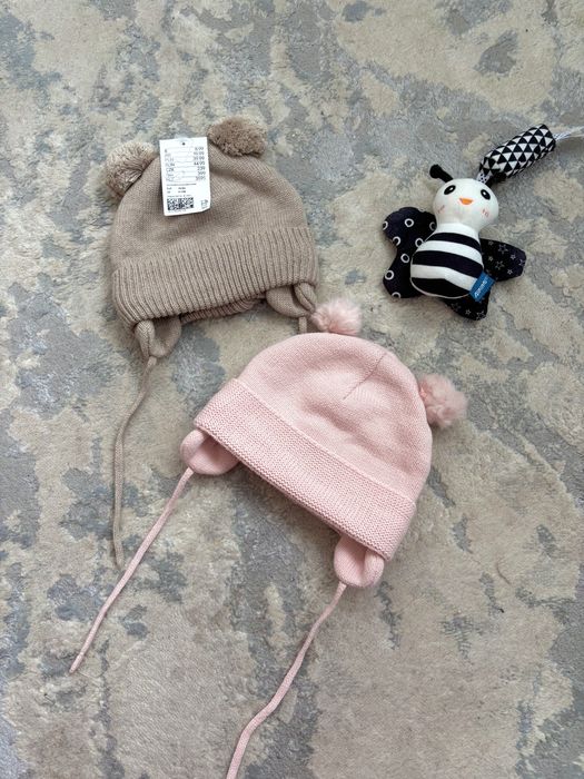 Шапка зимова дитяча h&m на флісі 74 з помпонами