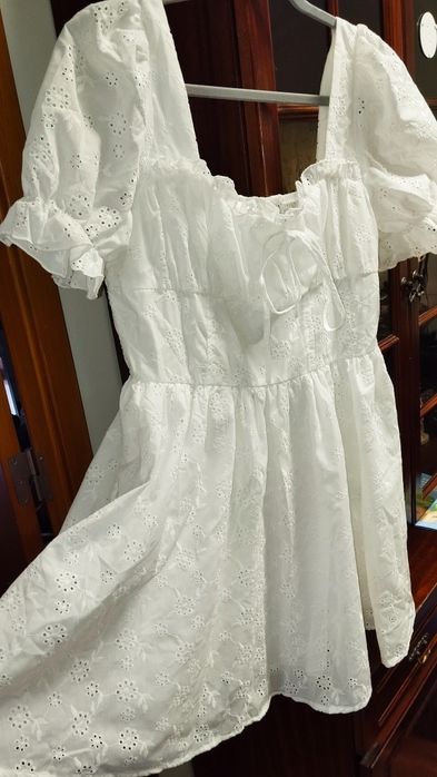Vestido médio branco
