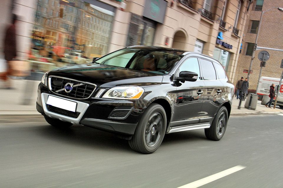 VOLVO XC60 R Design dokładka przód 08-13