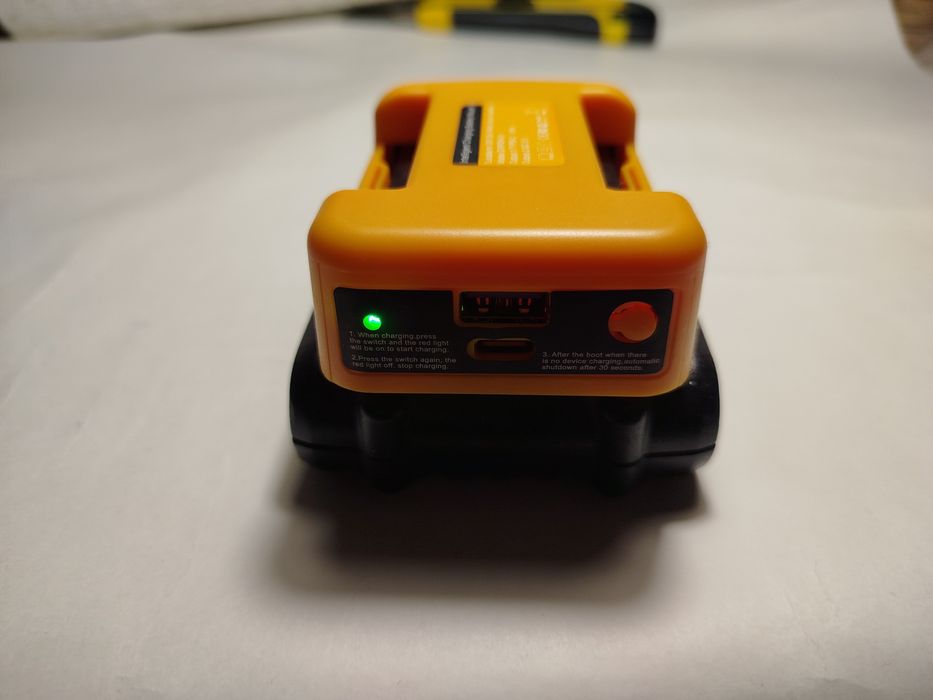 Адаптер павербанк Деволт Dewalt
